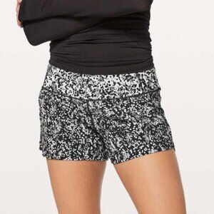 Lululemon Run Times Short II 4" Chirasu Black/Chirakasu Alpine White Size 10